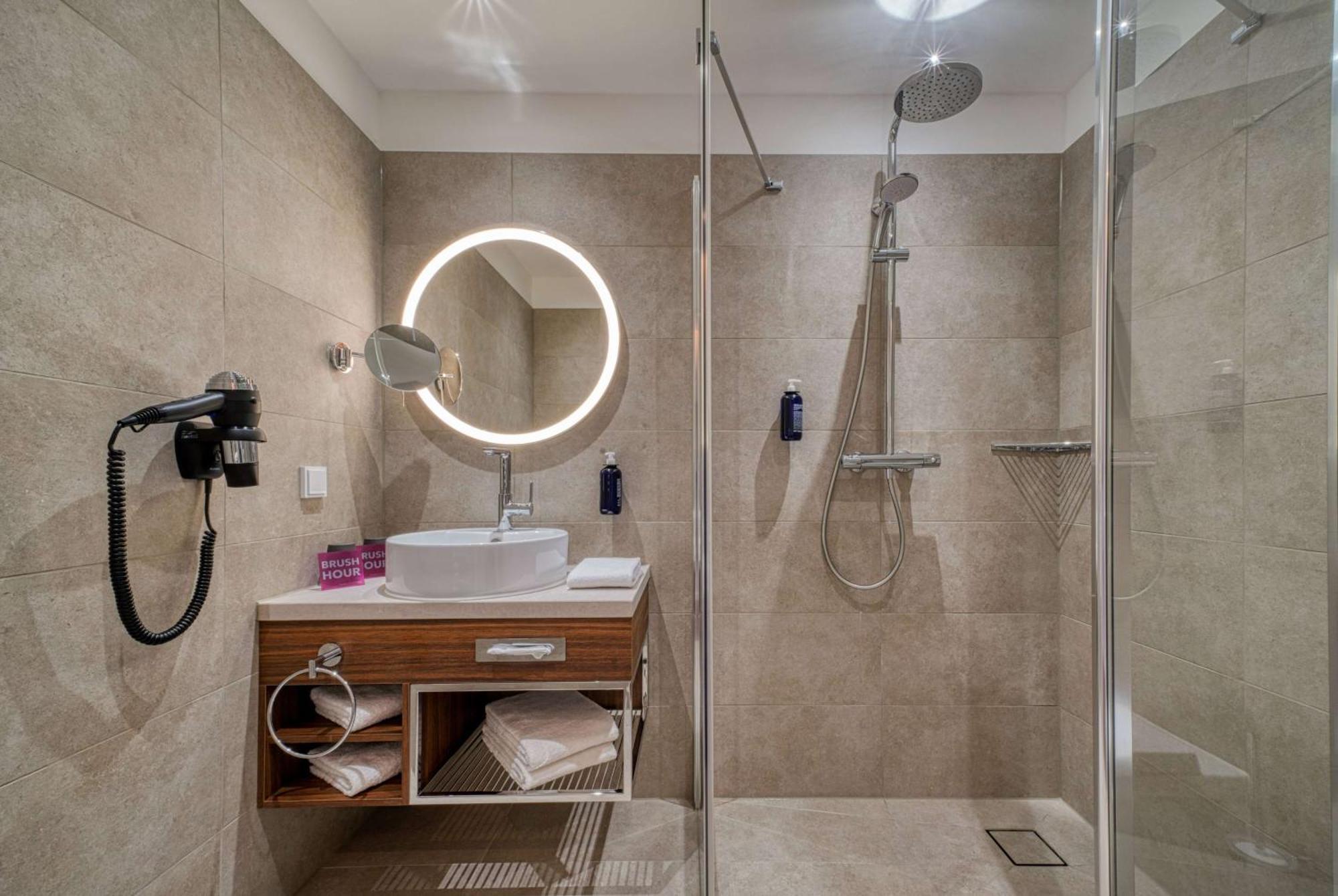 Fourside Hotel Ringsheim, Trademark Collection By Wyndham Bagian luar foto
